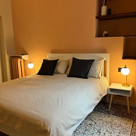 B&B Genova Holiday Couette-café