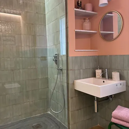 B&B Genova Holiday Couette-café
